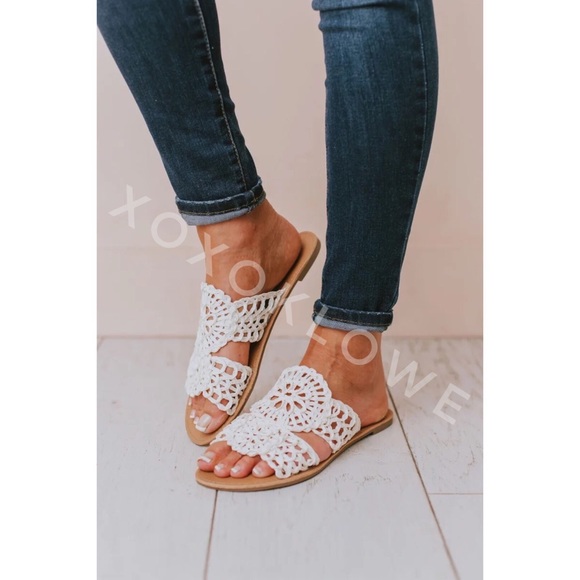 Boho Floral Crochet Raffia Sandal Slides - Picture 11 of 15